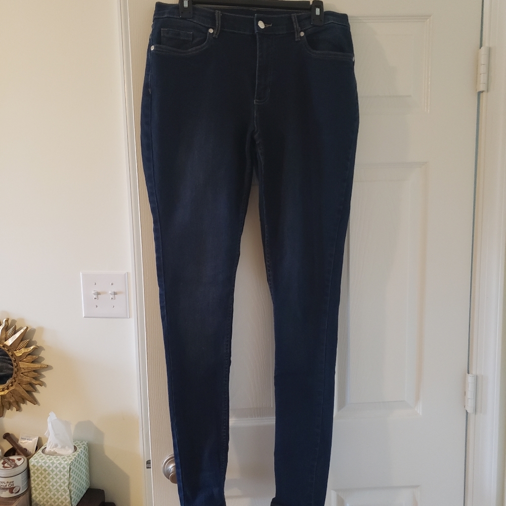 Mid rise skinny jeans